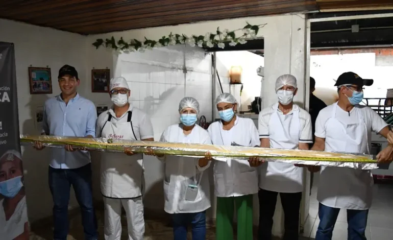 Huila conduce su tradición con el pastel de tres metros de Achira, que viajará a Neiva el día de Achir
– Primer plano