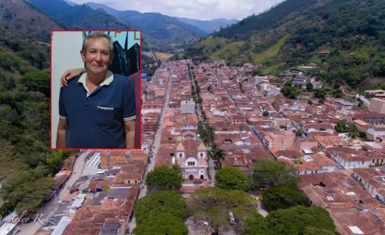 Es un criador de café secuestrado por hombres armados, vestidos militares, en su casa en Ciudad Bolívar, Antioquia
– Primer plano