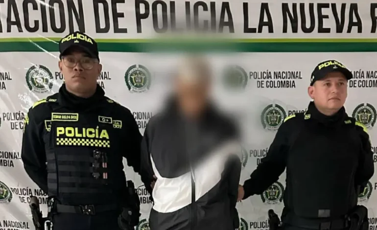 El terror de la tienda de Cali se enamoró de los robos: entró con un casco, pero distribuyó el mismo atuendo en cada robo
– Primer plano