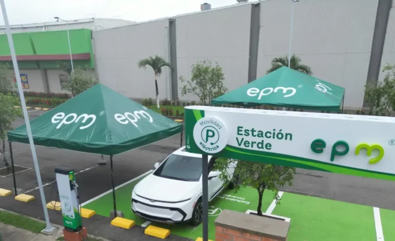EPM está instalando la primera estación de carga de vehículos eléctricos en Urabra.
– Primer plano