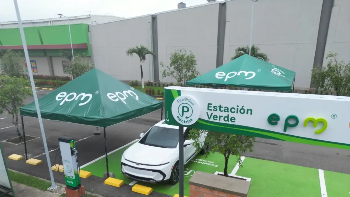 EPM está instalando la primera estación de carga de vehículos eléctricos en Urabra.

 – Primer plano