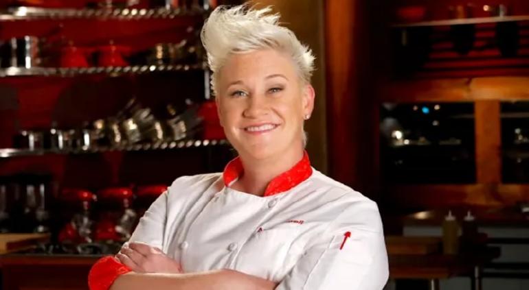 Adiós a Anne Burrell, la chef que llevó la cocina a millones de personas desde la televisión

 – Primer plano