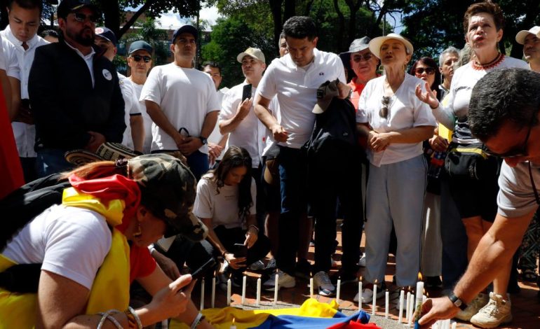 Atraparon en Medellín por materiales explosivos de Perú y Ecuador por extracción ilegal en Antioquia

 – Primer plano