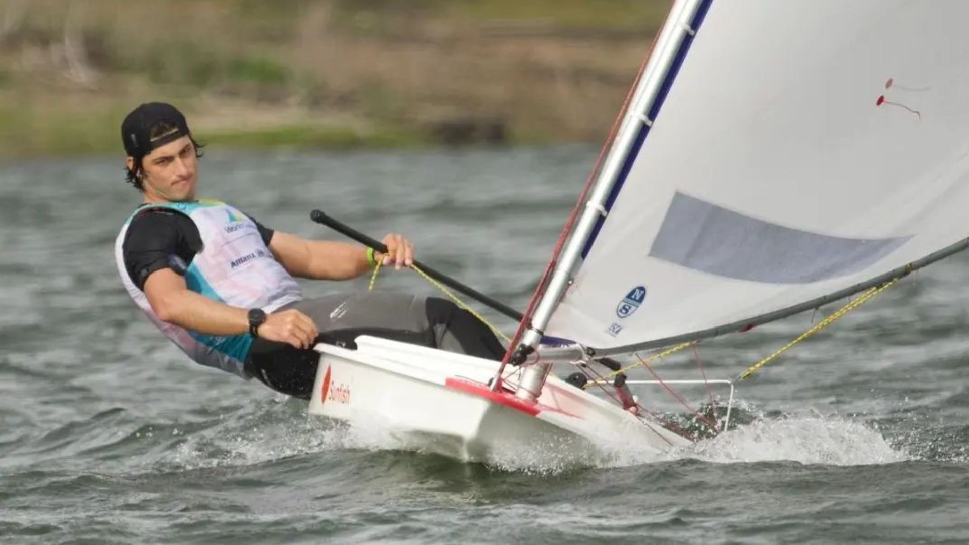 Simón Gómez obtuvo el título de campeón nacional de Sunfish 

 – Primer plano