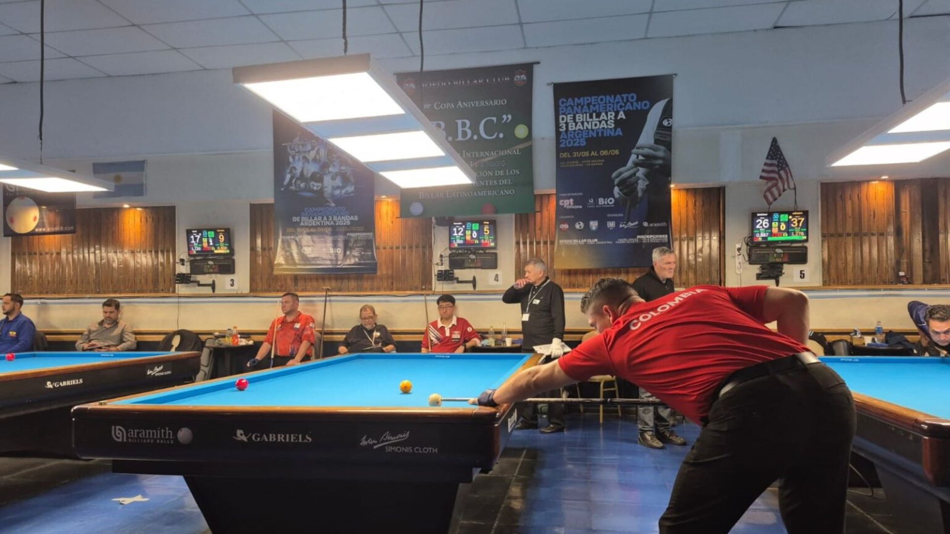 Colombianos que avanzaron a la final del Campeonato Panamericano de Billar a tres bandas

 – Primer plano