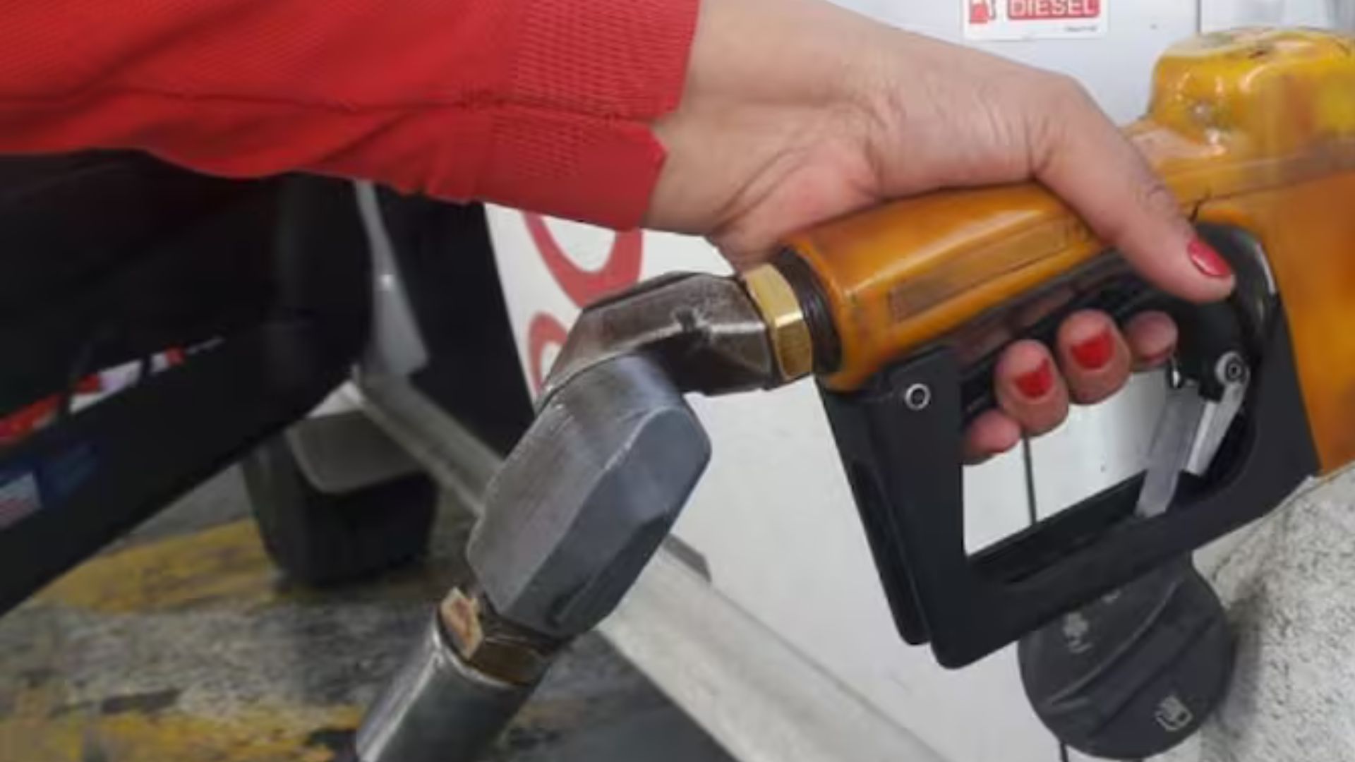 Con el precio de la gasolina

 – Primer plano
