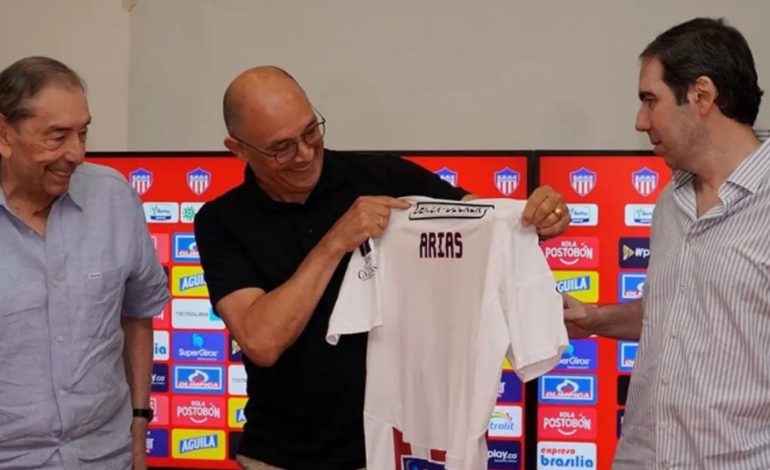 Lo que Alfredo Arias dijo cuando se le presentó como entrenador junior
– Primer plano