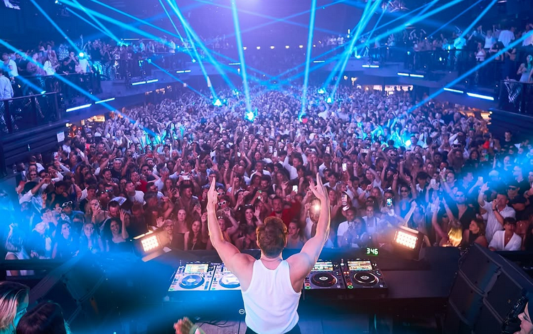 David Guetta en Colombia: The Touch of the Skies llegará el próximo 17 de octubre a Bogotá
– Primer plano