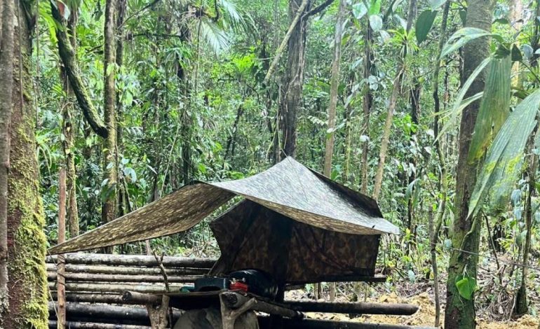 El ejército desmanteló el campamento ilegal en Kauka y salva a tres menores reclutados por grupos armados

 – Primer plano