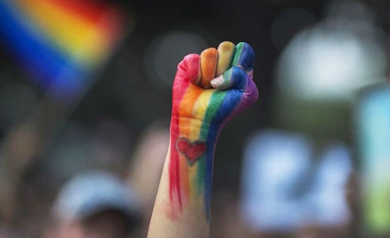 LGBTIQ+Día del Orgullo: Historia, visibilidad y celebridades que lo celebran con coraje
– Primer plano