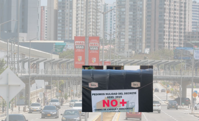 Los conductores de camiones orales protestan contra la acusación y la descarga en Barranquilla:
– Primer plano