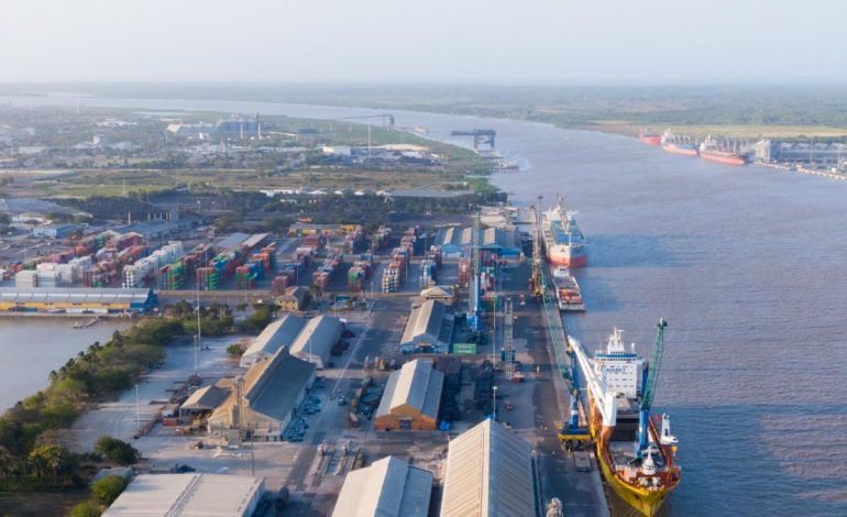 Los puertos de la región del Caribe lideran la carga en Colombia en el primer cuarto de 2025.
– Primer plano
