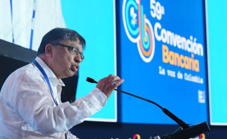 Presidente de la Corte de Autonomía Judicial de la Corte de Tribunales
– Primer plano