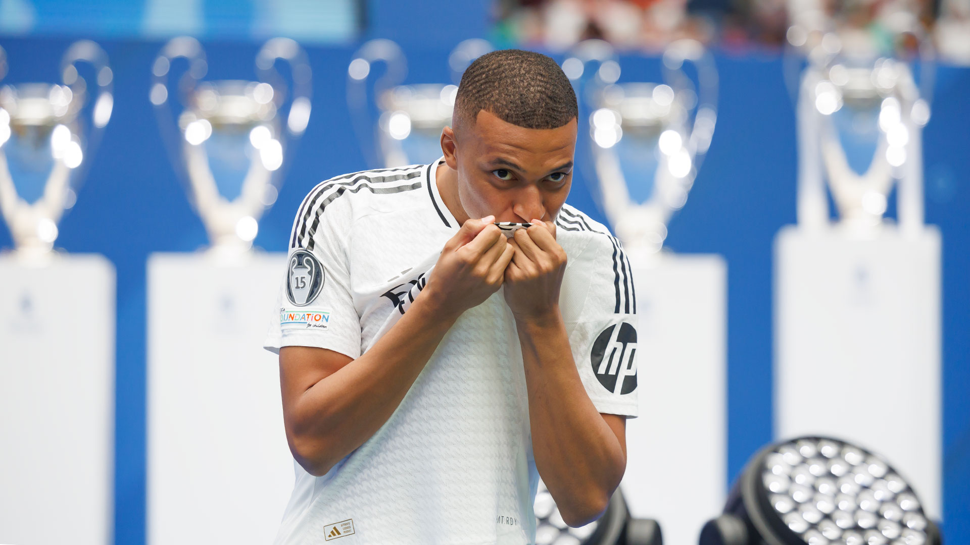 Mbappe no podrá seguir jugando para el Real Madrid

 – Primer plano