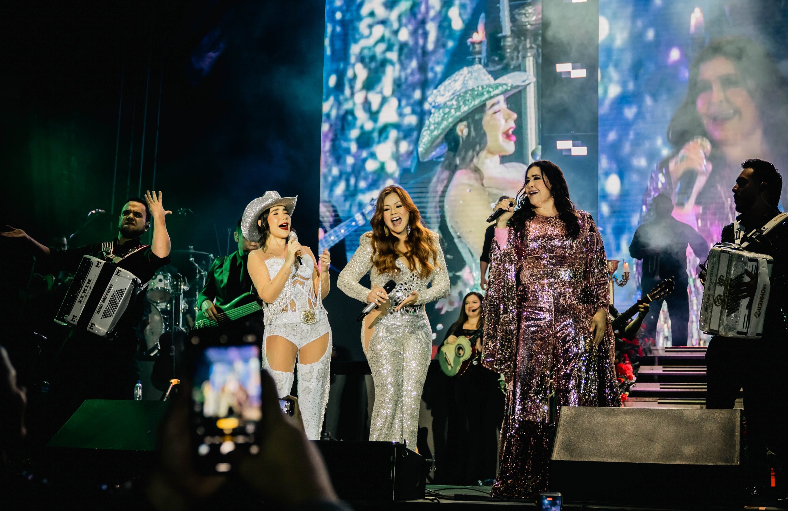 Entre la gira TR3S «comenzó con completo en Manizales y se prepara para recorrer Colombia.

 – Primer plano