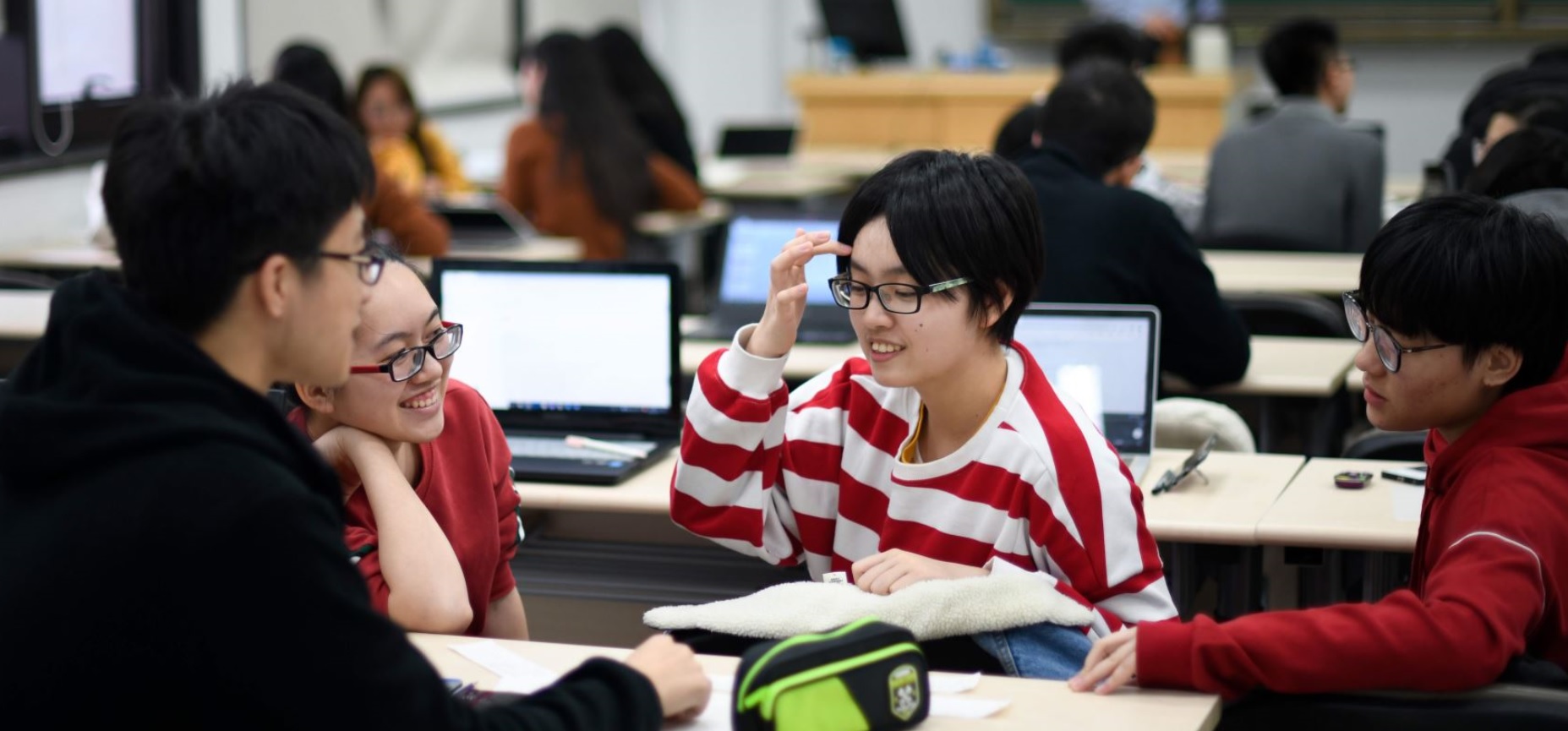 Entre el rechazo y la sospecha: los jóvenes chinos pierden terreno en los Estados Unidos y China

 – Primer plano