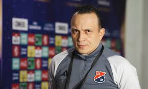 Alejandro RESTREPO está hablando de mantener un equipo en una final

 – Primer plano