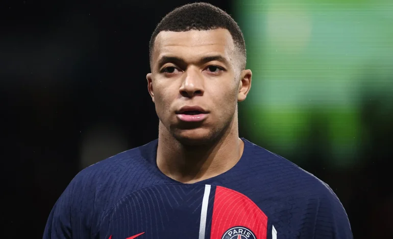 Mbappe requiere PSG con una cifra multimillonario debido a la ilegalidad
– Primer plano