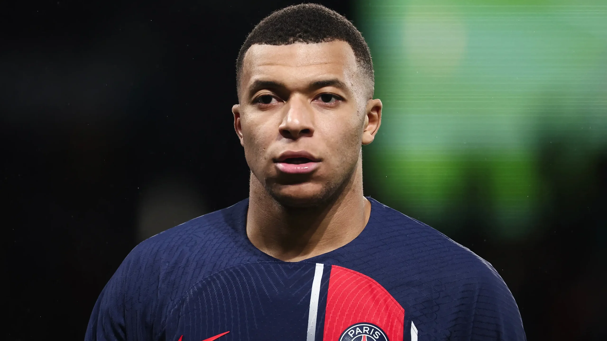 Mbappe requiere PSG con una cifra multimillonario debido a la ilegalidad

 – Primer plano