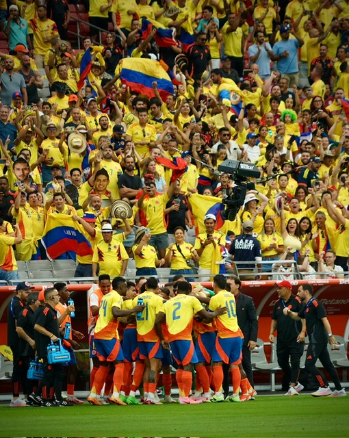 in Alive México vs Colombia: Preparación de la Copa Mundial

 – Primer plano