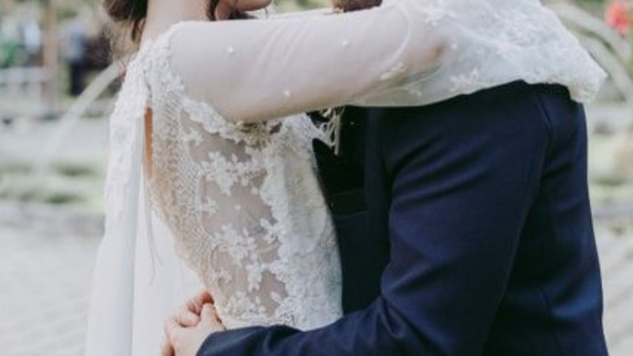 Ataque mortal a la pareja recién casada en medio de la fiesta de bodas

 – Primer plano