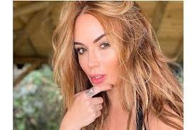 Sara Uribe se pronuncia después de meterse con un hombre casado

 – Primer plano