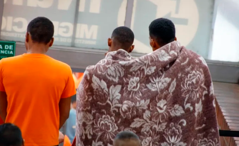 El segundo grupo de prisioneros colombianos deportados de Ecuador por Rumichaca: hay más de 500 devueltos
 – Primer plano