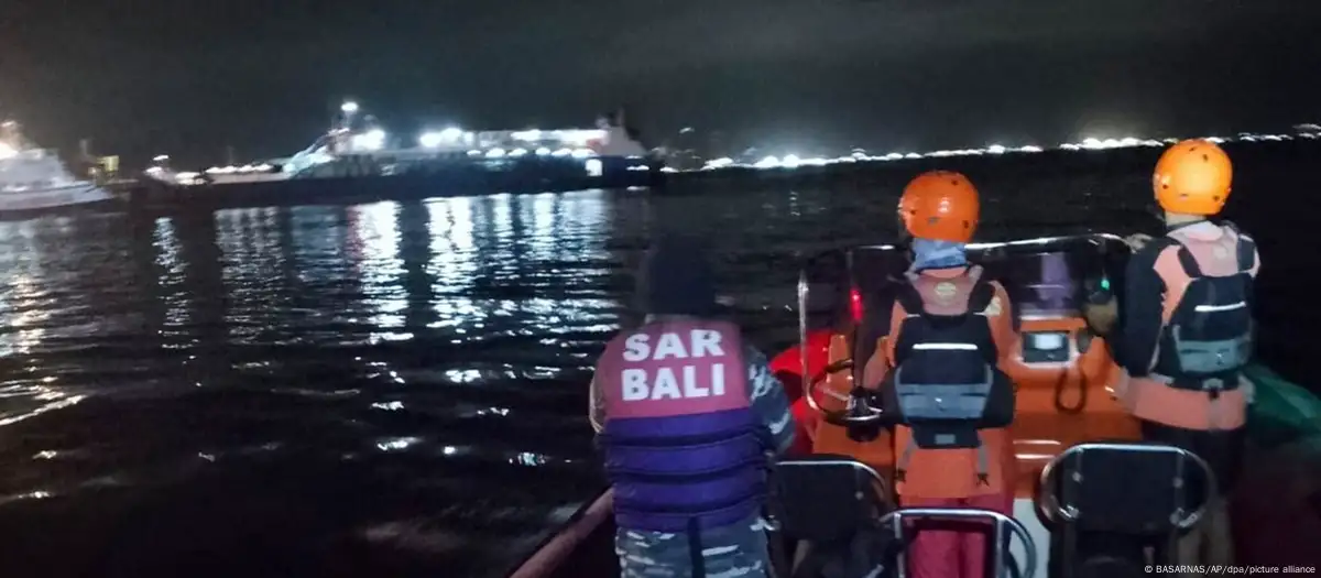 4 muertos y 40 faltan en el hundimiento de un barco en Indonesia

 – Primer plano