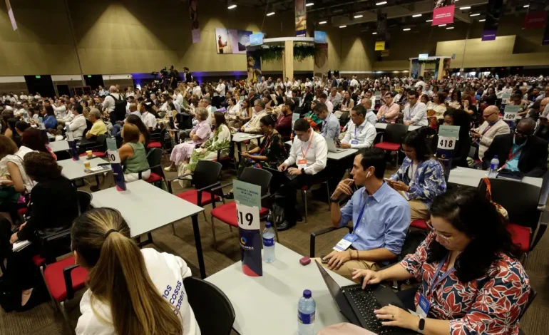 609 empresas de 49 países y más de $ 1 mil millones

 – Primer plano