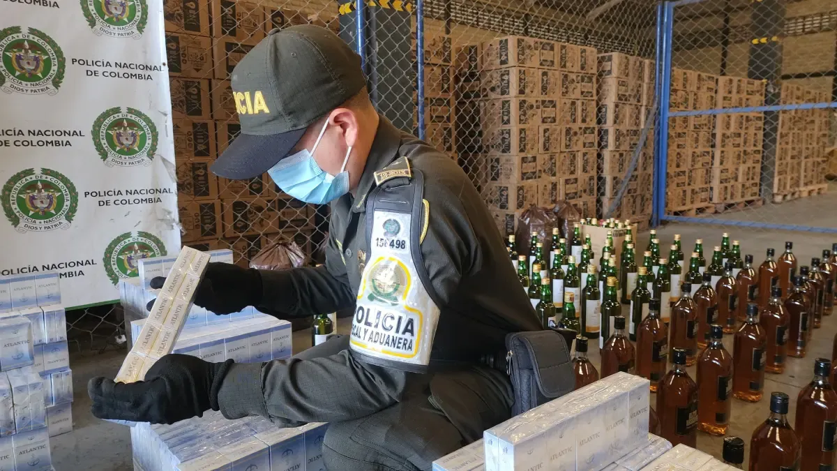cigarrillos por una sentencia y alcohol ilegal por valor de más de $ 200 millones

 – Primer plano