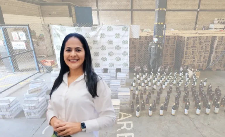 Se enamora de la venta de un cigarrillo ilegal
– Primer plano