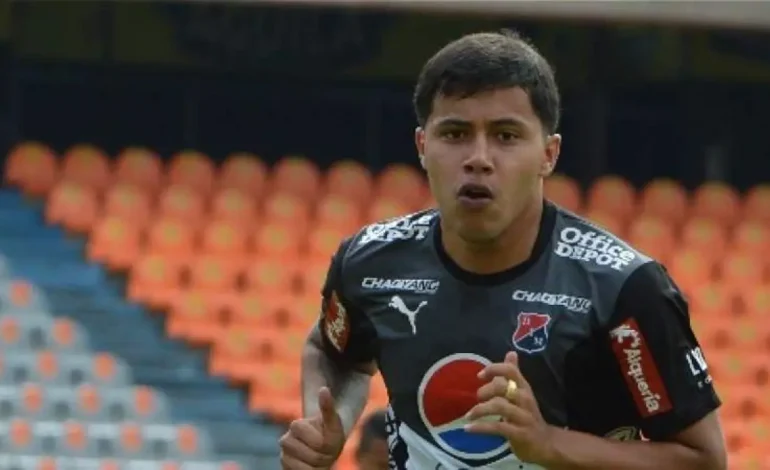 Dim ex jugador, Sebastián Macías, fue capturado en los Estados Unidos para la agresión contra los rescatistas y el vandalismo

 – Primer plano