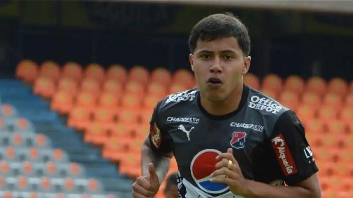 Dim ex jugador, Sebastián Macías, fue capturado en los Estados Unidos para la agresión contra los rescatistas y el vandalismo

 – Primer plano