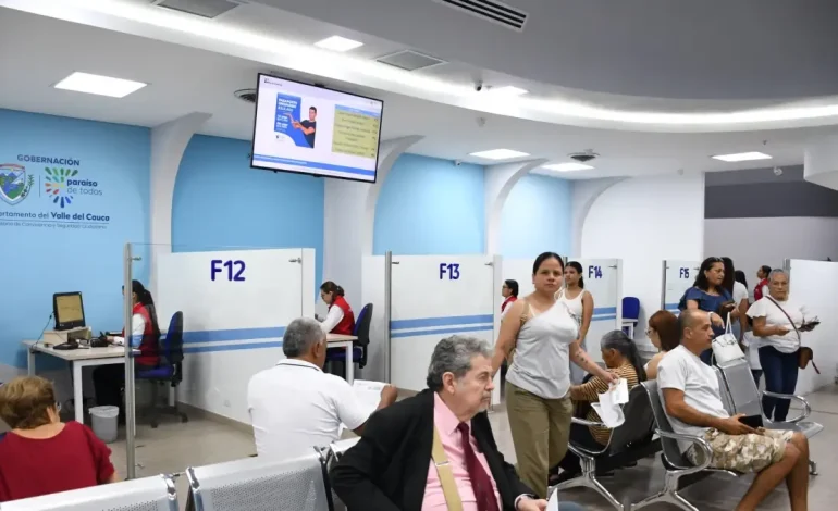 ¿Cómo está trabajando la oficina para proporcionar pasaportes en Valle del Cauca, a pesar del desastre en el Acuerdo Nacional?
– Primer plano