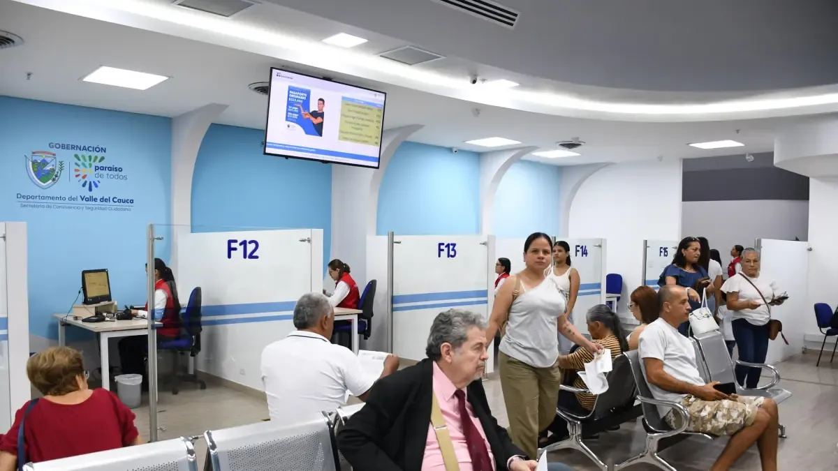 ¿Cómo está trabajando la oficina para proporcionar pasaportes en Valle del Cauca, a pesar del desastre en el Acuerdo Nacional?

 – Primer plano