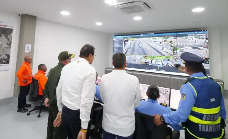 Movilidad en el ritmo de sensores, cámaras y red de fibra óptica
– Primer plano