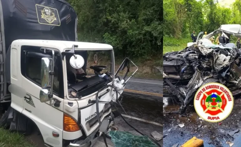 Su camioneta se estrelló con un camión
– Primer plano