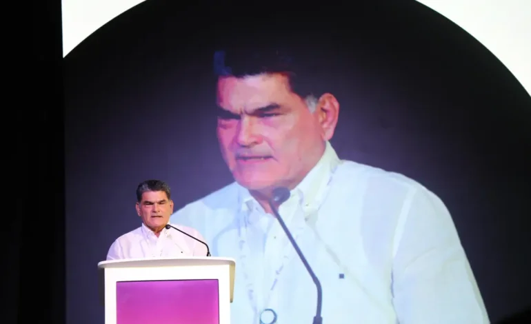 Fiscal General Alerta por la crisis del pasaporte y llama a la unidad al final del Foro OCEDE en Barranquilla

 – Primer plano