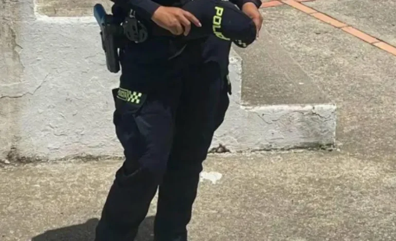 El ataque explosivo comenzó con un dron para los disidentes, dejó a la policía muerta a la bala

 – Primer plano