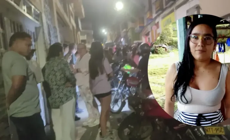 No estaba mucho en los brazos de su madre y el mayor intentó defenderla

 – Primer plano