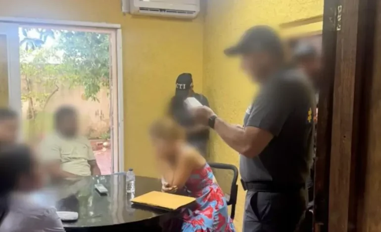 La Oficina del Fiscal de la sede de Aremca en Barranquilla por presunta corrupción en los contratos
 – Primer plano