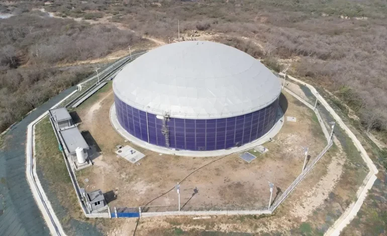 Limpieza triple del tanque de agua más grande de América Latina: distritos de Barranquilla

 – Primer plano