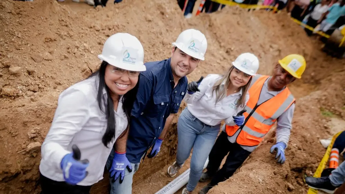 22 proyectos están en curso y usan más de 195,000 personas.

 – Primer plano
