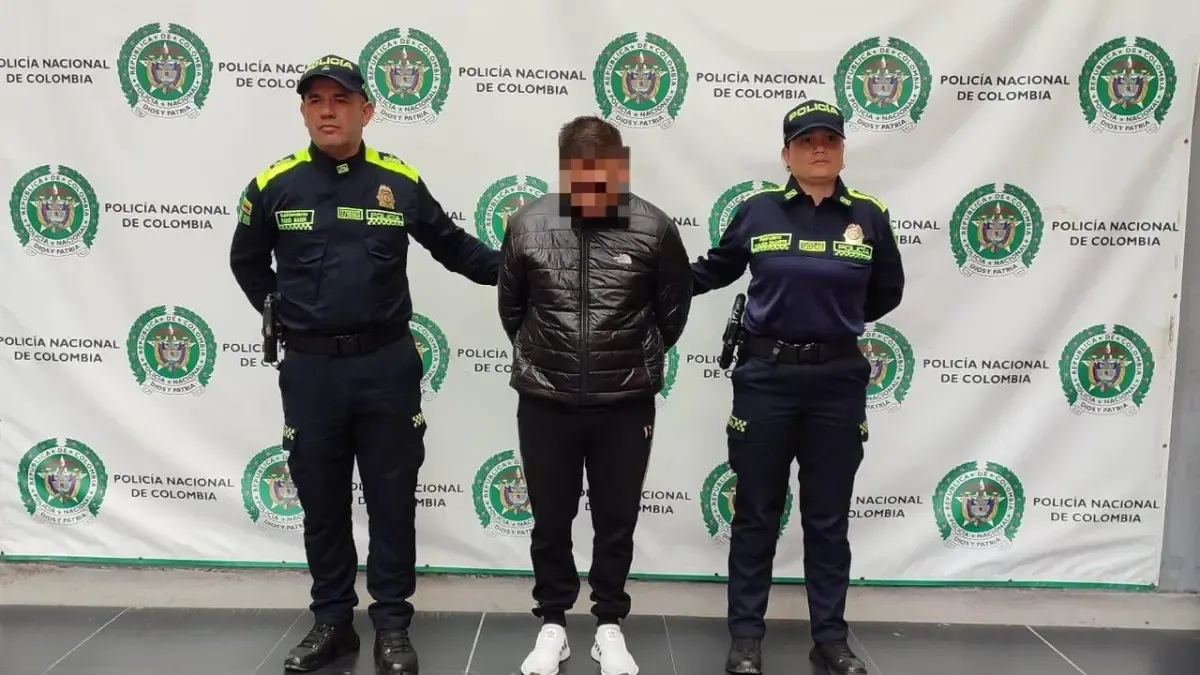 Cayó en Bogotá, es decir, Javier, pensó que era responsable de participar en un ataque terrorista contra Cai Meléndez, ubicado en el todo del sur.

 – Primer plano