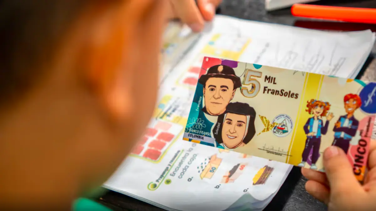 En soledad, los estudiantes crean «Fransol»: una herramienta pedagógica que revoluciona la educación financiera infantil

 – Primer plano