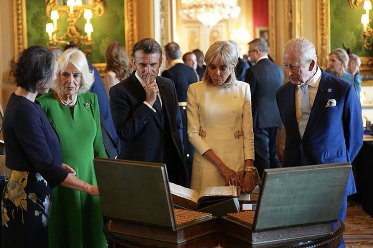 Brigitte Macron humilla a Emmanuel Macron en público: él responde «Bromeamos»

 – Primer plano