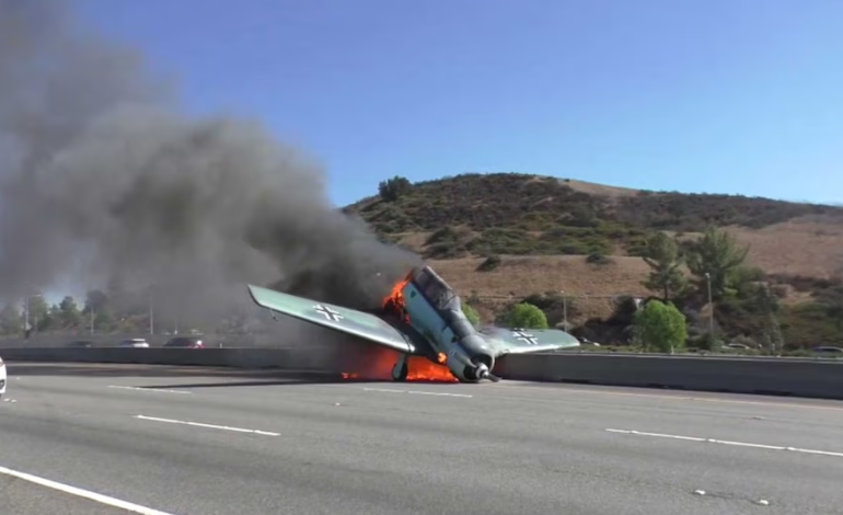 Accidente de vuelo impactante en Italia: el avión se bloquea y explota en la carretera

 – Primer plano