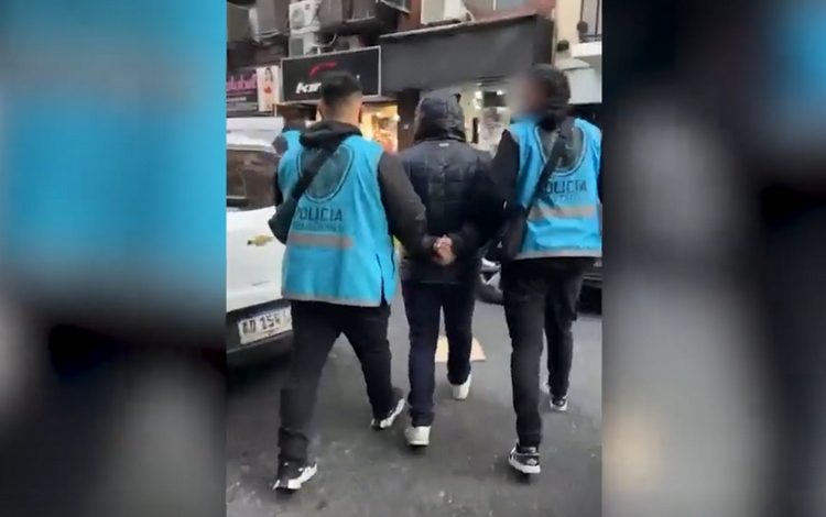 Narco colombiano cayó al prisionero en Argentina: su pérdida fue una huella digital accidentalmente en una droga transmitida a Europa

 – Primer plano