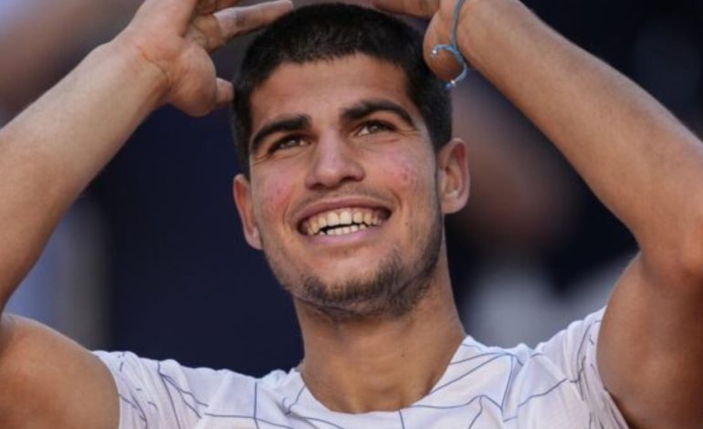 Carlos Alcaraz ingresó a los cuartos de final de Wimbledon
– Primer plano