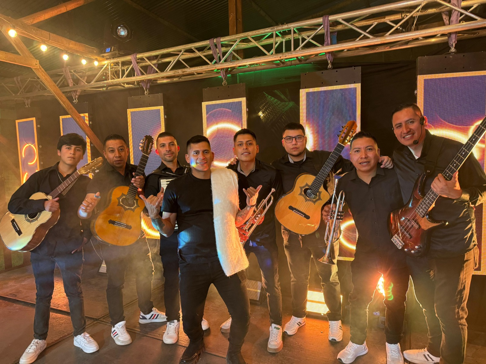 La voz con alma de despido

 – Primer plano